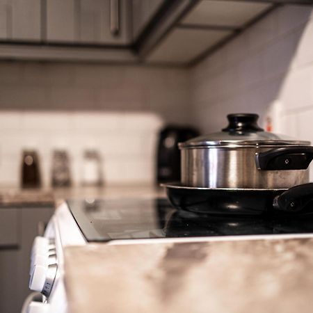 Central Apartment In Belfast City Centre - Sleeps 5 People 外观 照片
